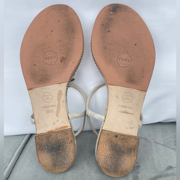 Chanel Silver Metallic Thong Sandals with Chain Details and Diamanté CC - Picture 8 of 14